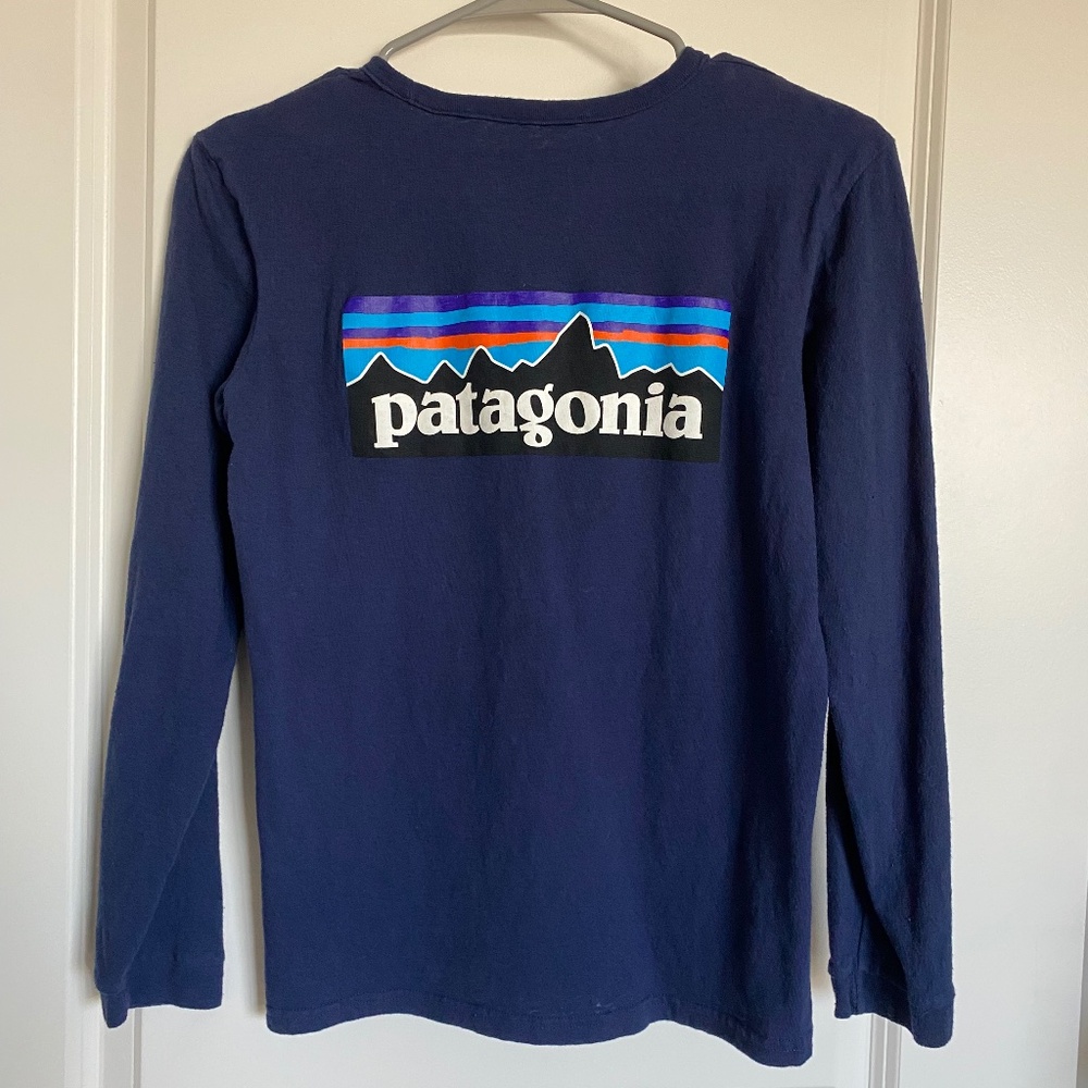 Patagonia W's Long-Sleeved P-6 Logo Responsibili-Tee